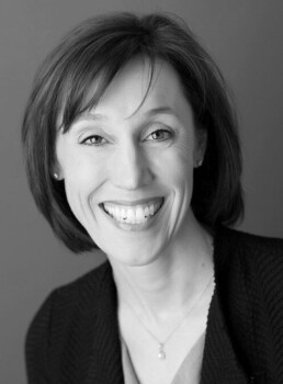 Julie Ennis, Certified Pinnacle Business Guide